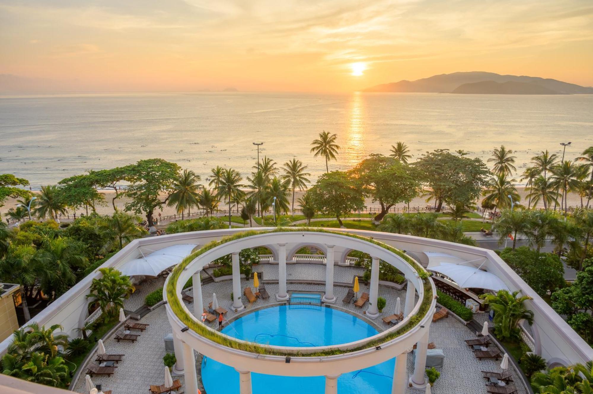 Sunrise Nha Trang Beach Hotel & Spa Esterno foto